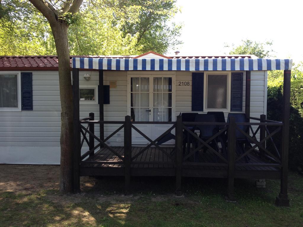 Oliholiday Mobilehomes - Cavallino Экстерьер фото